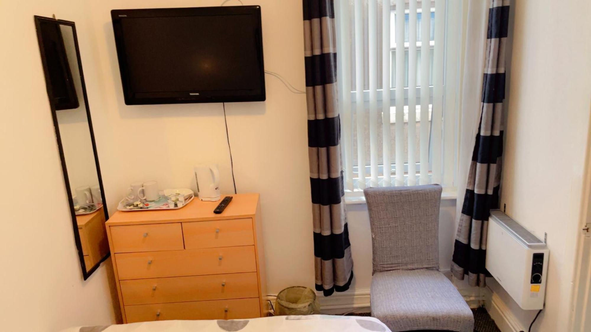 Fern Villa Hotel - Albert Road Blackpool Eksteriør bilde